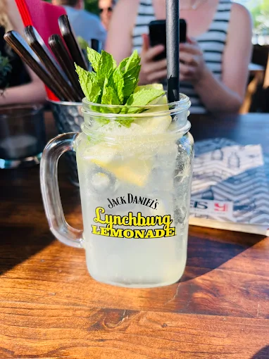Lynchburg Lemonade mit Minze